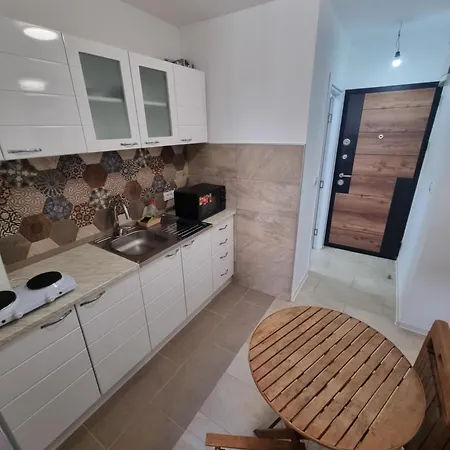 Linden Apartment