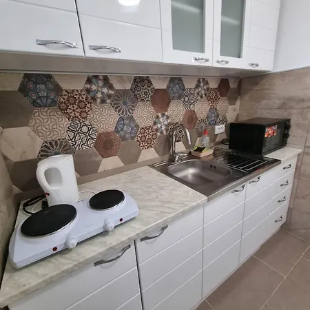 Linden Apartment *